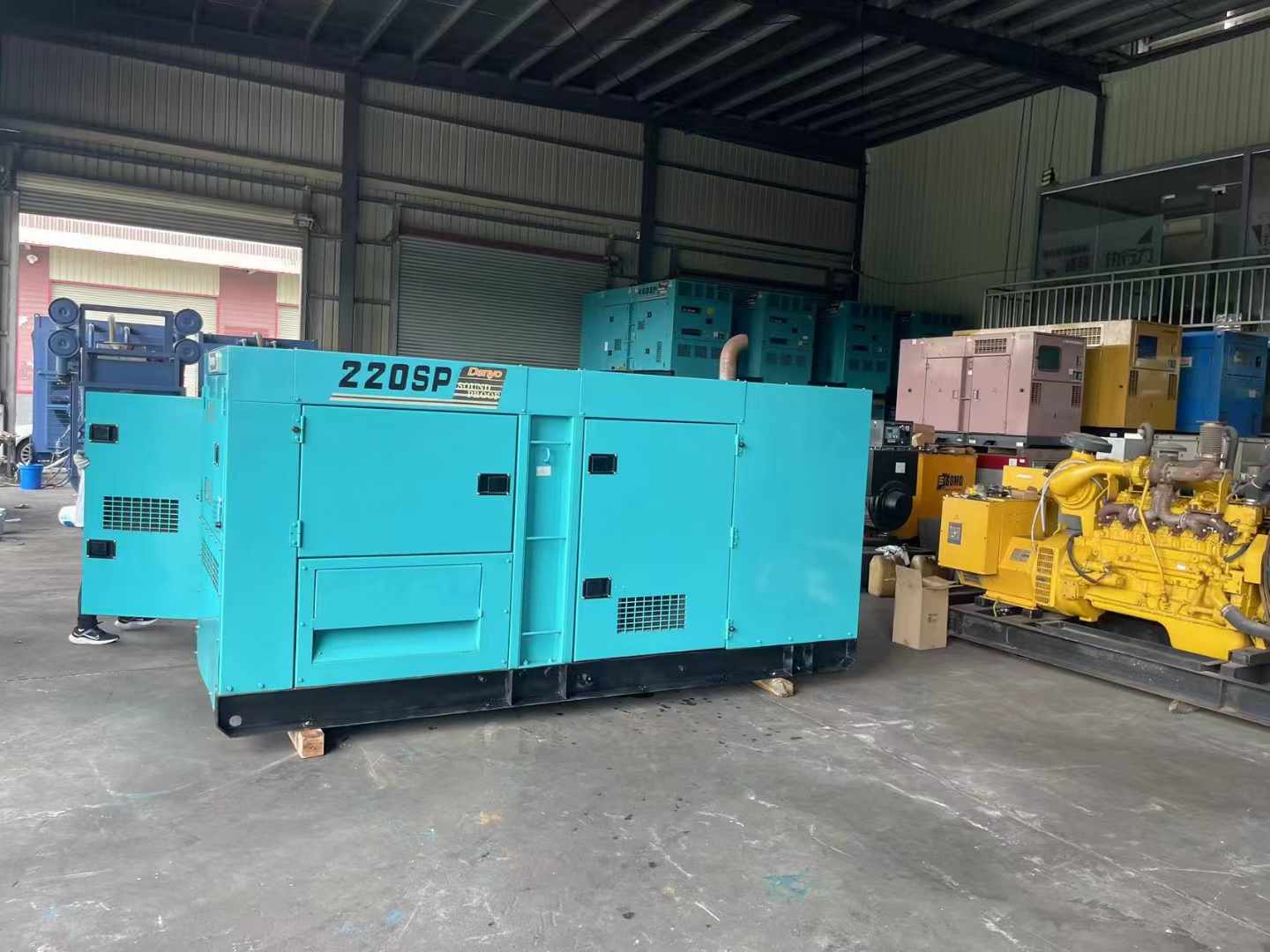 莫力达瓦800kW 柴油发电机的输出电流波动范围是多少？