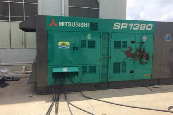 莫力达瓦为什么有些柴油发电机组的输出电压可以调节？